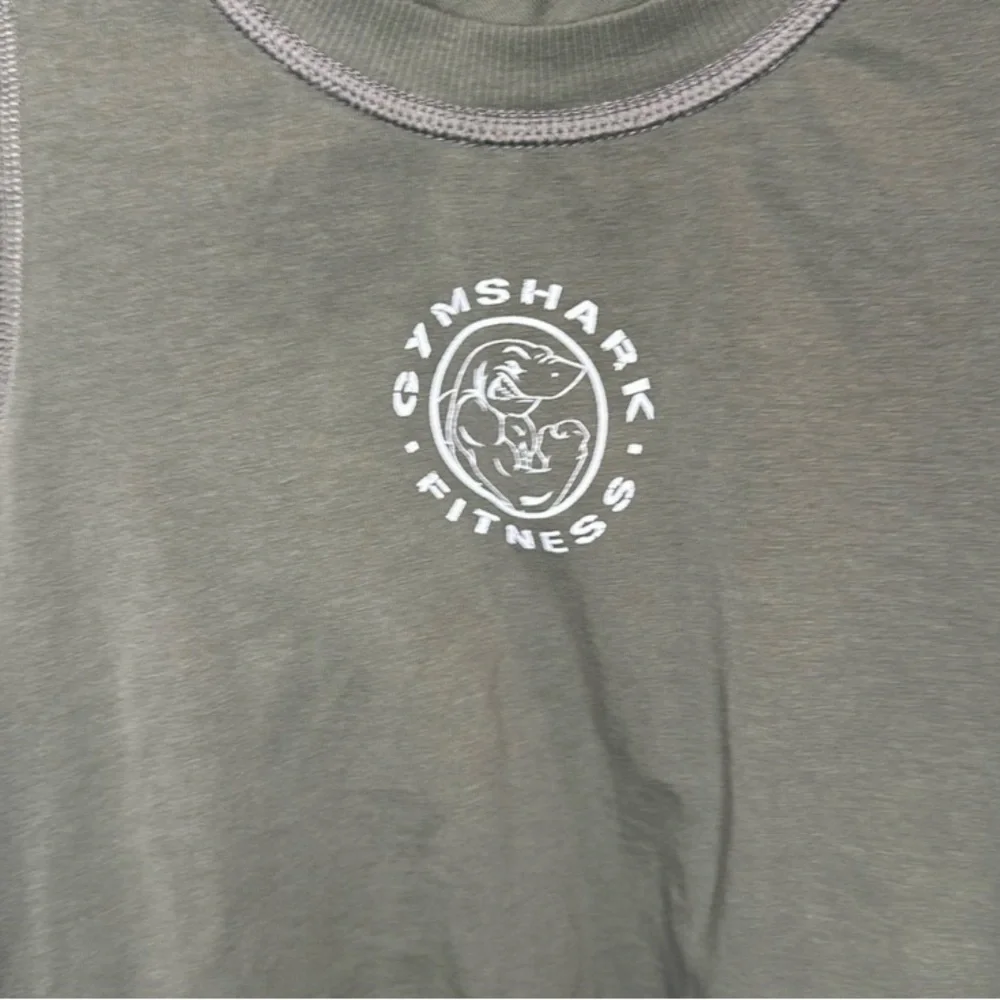 Gymshark cropped tank top - Picture 3 of 6